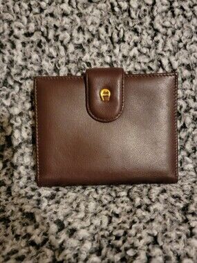 Vintage Etienne Aigner Oxblood Mahogany Leather Bifold Wallet Heritage Gold Logo